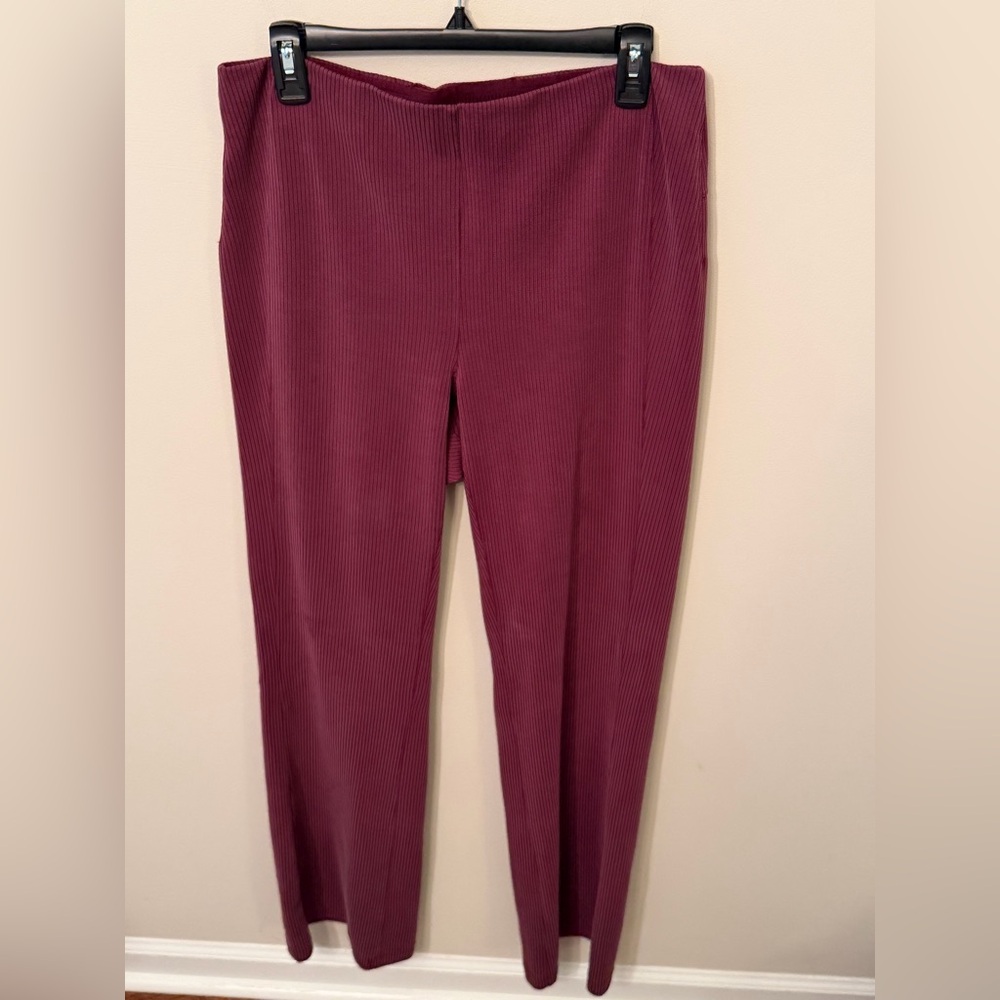 253. Lululemon Ribbed Softstreme Pants Size 12 Burgundy, Full Length